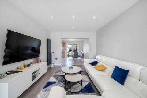 3 bedroom semi-detached house for sale, Kingshill Drive, Harrow