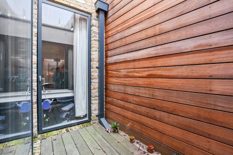 2 bedroom house to rent, Beversbrook Road, Tufnel Park, N19