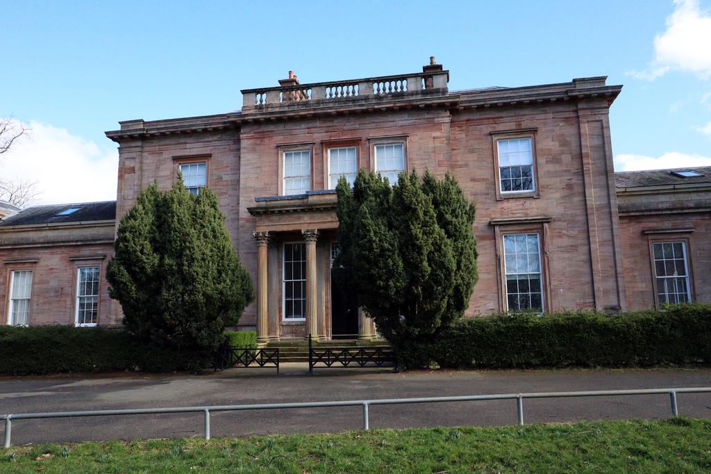 Flat 10 Aikenhead House, Carmunnock Road, Glasgow G44 1 bed apartment