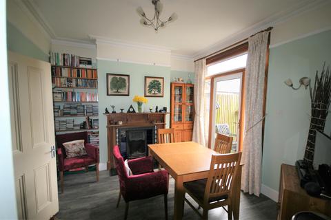 5 Highview Road, London, W13 0HA