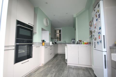 5 Highview Road, London, W13 0HA