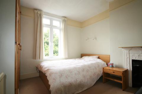 5 Highview Road, London, W13 0HA