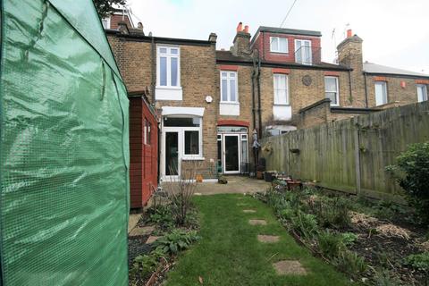 5 Highview Road, London, W13 0HA