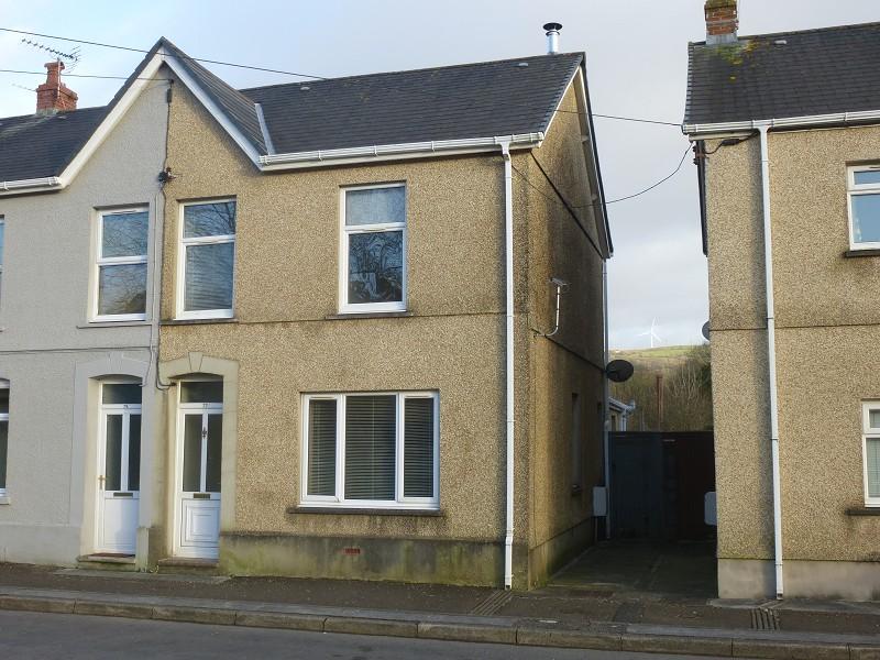 Pantyffynnon Road, Ammanford... 3 bed end of terrace house £650 pcm