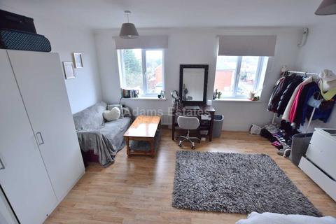 3 bedroom flat to rent - Ronita Court, Grange Avenue, Reading