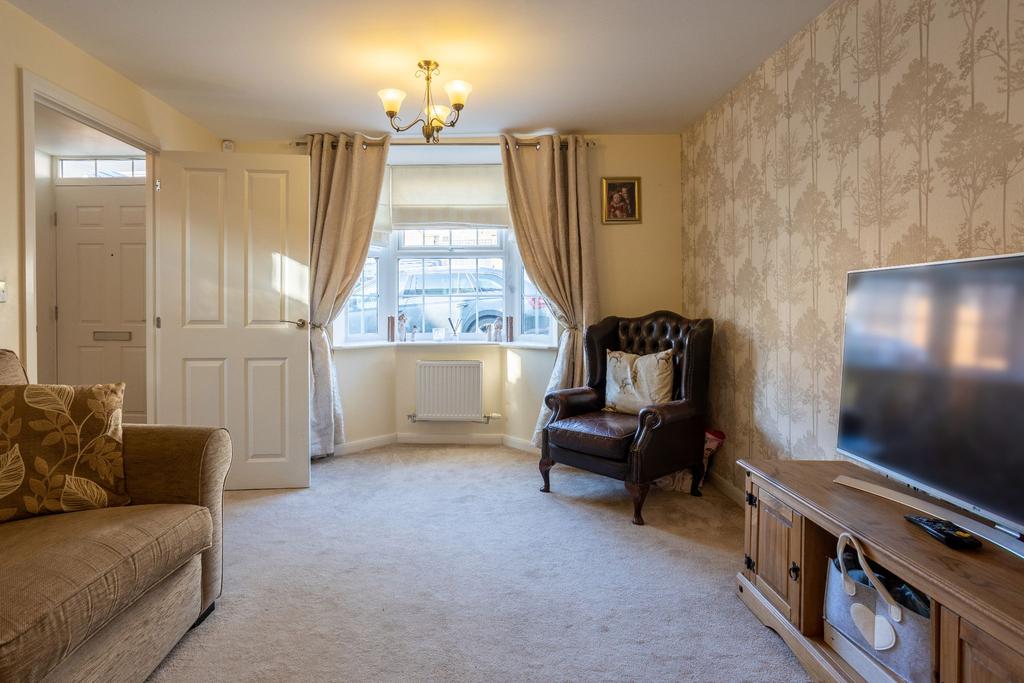 Bluebell Square, Wyke, BD12 8AZ 4 bed detached house £365,000