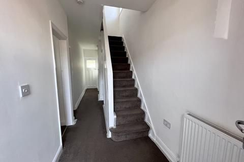 3 bedroom semi-detached house to rent, Crecy Road, Cheylesmore, CV3