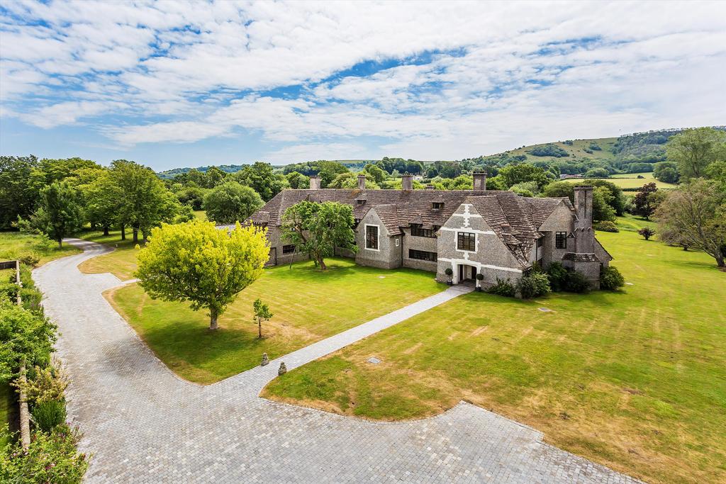 Greyfriars Lane, Storrington, Pulborough, West Sussex, RH20 8 bed detached house for sale £