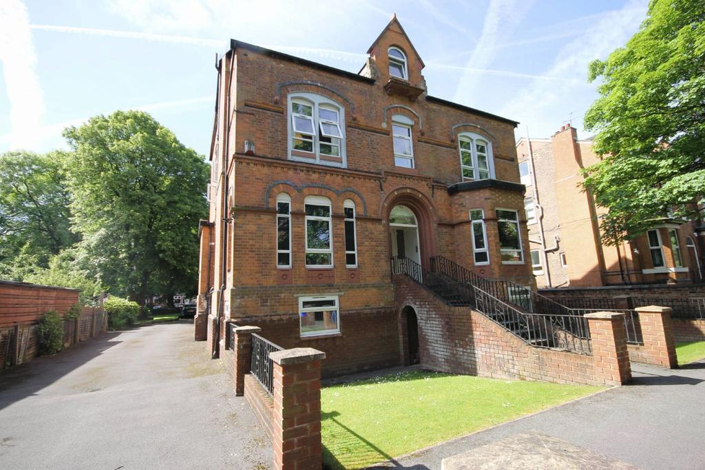 Stanley Road, Whalley Range... 2 bed flat £700 pcm (£162 pw)