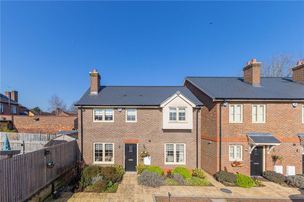 Chandler Mews, Northchurch... 3 bed detached house £725,000