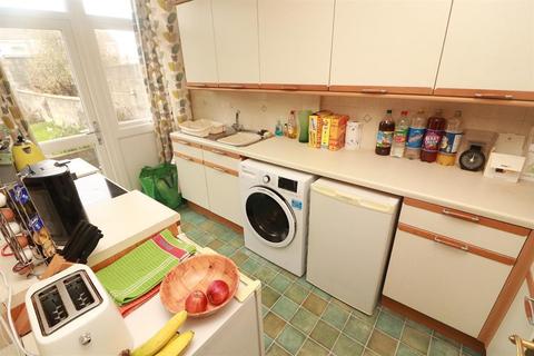 6 Stinchcombe, Yate, Bristol, BS37 4DN