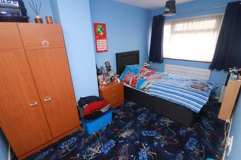 6 Stinchcombe, Yate, Bristol, BS37 4DN