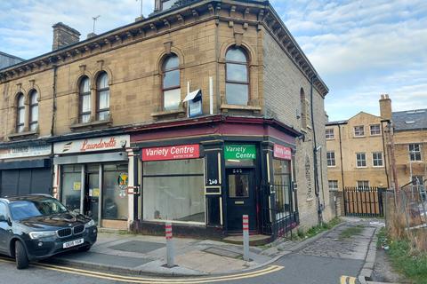 Shop to rent - Lumb Lane, Bradford, BD8