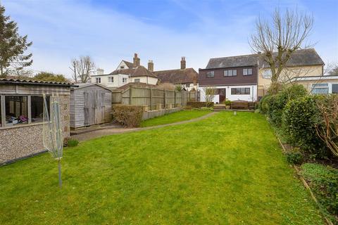 Lees View Ashford Road, Badlesmere Lees, Faversham, ME13 0NZ