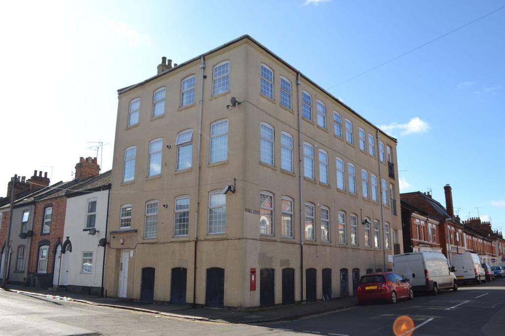 Shakespeare Road, The Mounts, Northampton NN1 3QG 1 bed flat £650 pcm