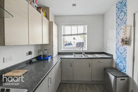 3 bedroom terraced house to rent, Ager Avenue, Dagenham