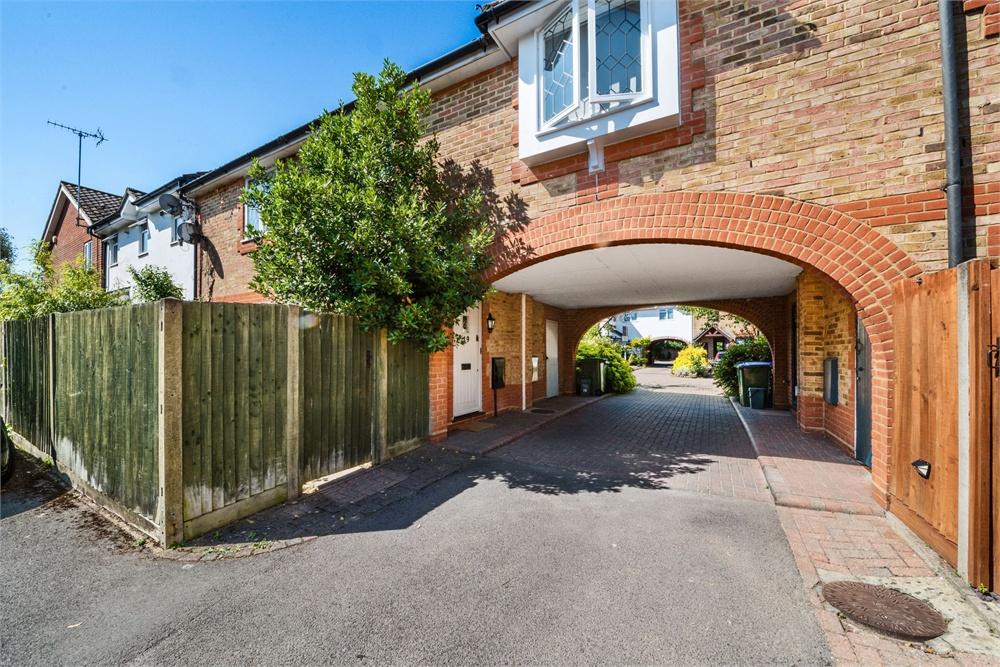 Grafton Way, WEST MOLESEY, Surrey, KT8 1 bed end of terrace house £