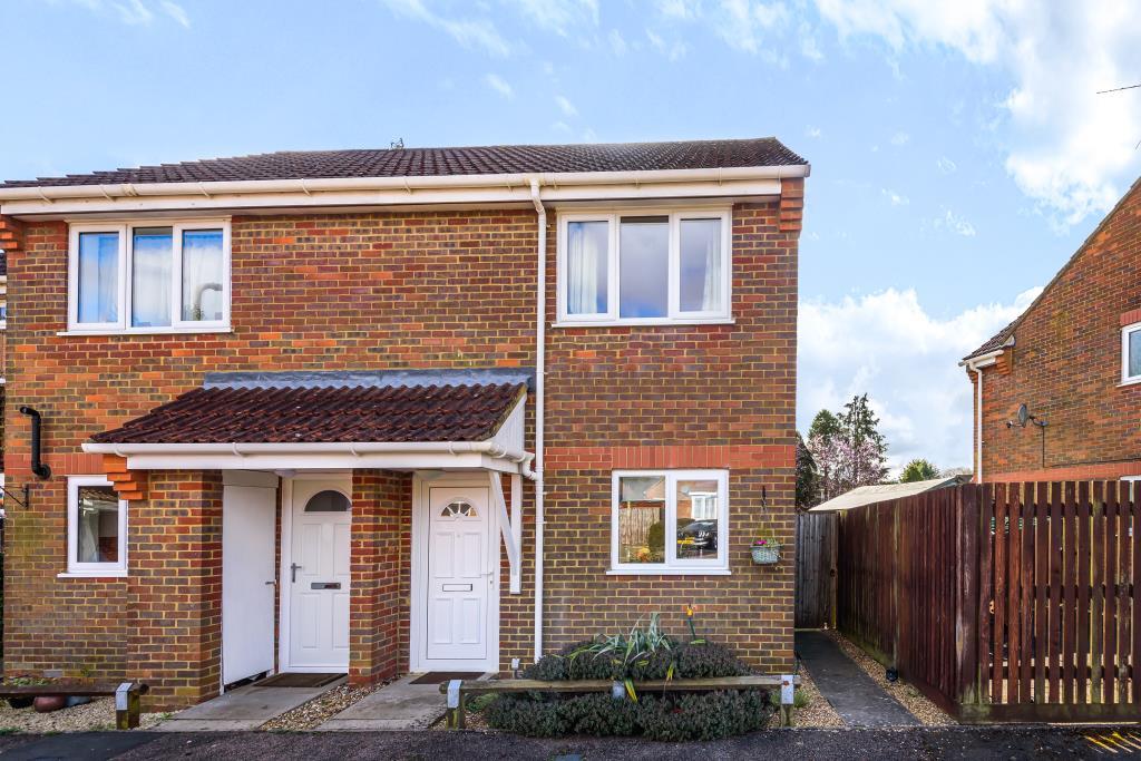 Little Chalfont, Buckinghamshire, HP6 2 bed end of terrace house for sale £350,000