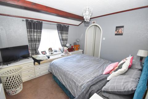 2 bedroom bungalow for sale - Mallard Way, Skegness, PE25