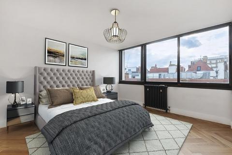 2 bedroom flat for sale, Gilbert Street, Mayfair