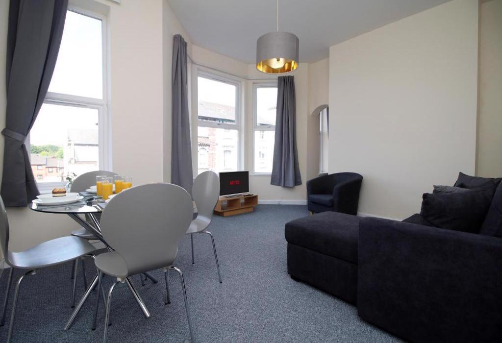 Stow Heights, Stow Hill, Newport 1 bed serviced apartment £2,800 pcm (£646 pw)