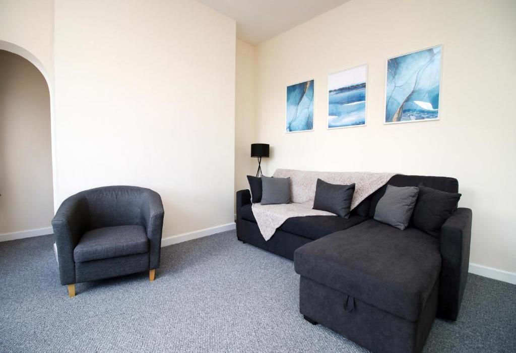 Stow Heights, Stow Hill, Newport 1 bed serviced apartment £2,800 pcm (£646 pw)