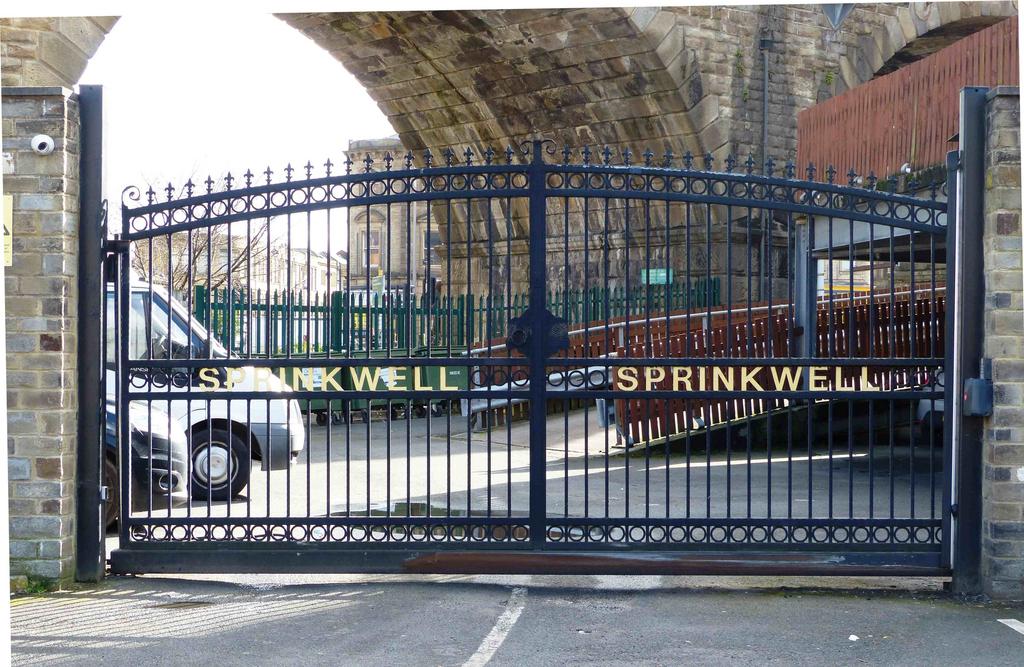 Sprinkwell Mill, Dewsbury, West Yorkshire, WF13 1 bed apartment £650 pcm (£150 pw)