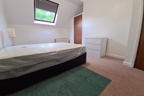 1 bedroom house to rent, Moorland Road, Leeds