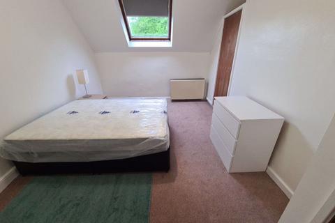 1 bedroom house to rent, Moorland Road, Leeds