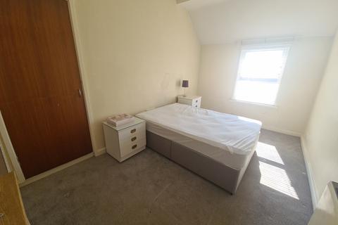 1 bedroom house to rent, Moorland Road, Leeds