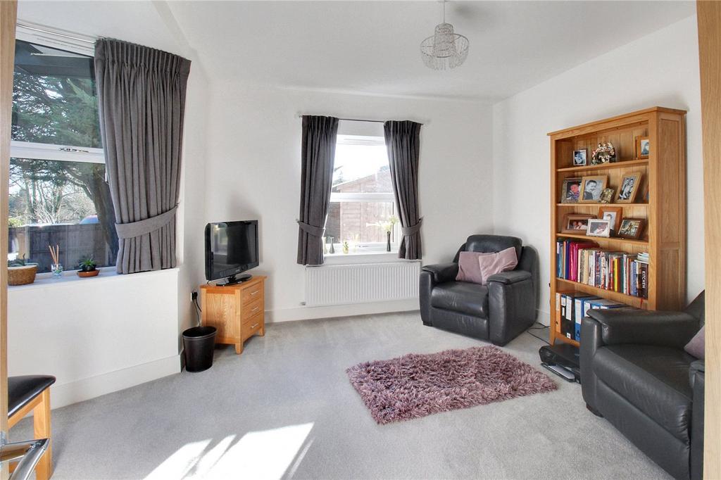 Sitting Room/Bed 3