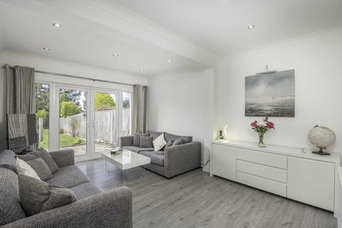 15 Well End Road, Borehamwood, WD6 5NZ