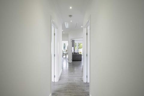 15 Well End Road, Borehamwood, WD6 5NZ