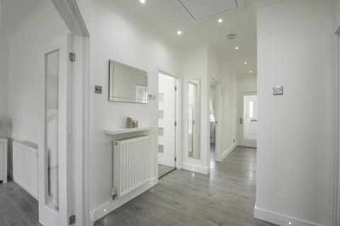 15 Well End Road, Borehamwood, WD6 5NZ