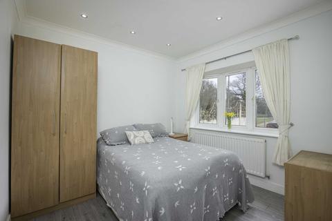 15 Well End Road, Borehamwood, WD6 5NZ