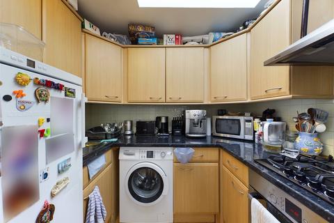 15b Ashford Road, Feltham, TW13 4QR