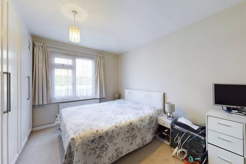 15b Ashford Road, Feltham, TW13 4QR
