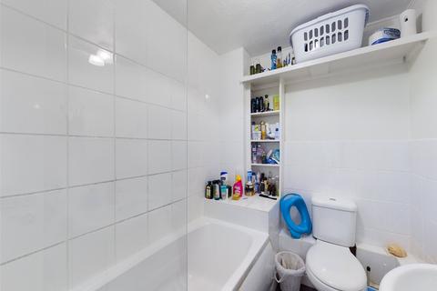 15b Ashford Road, Feltham, TW13 4QR