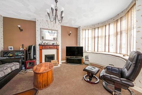 4 bedroom semi-detached house for sale - Mayday Gardens London SE3