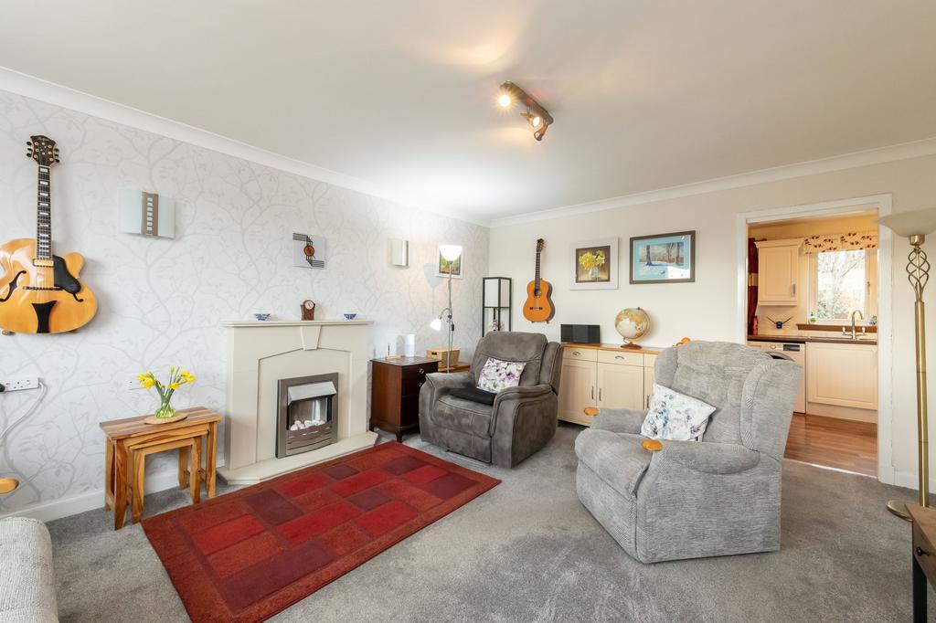 6 Holly Crescent, Blairgowrie, Perthshire, PH10 3 bed semidetached