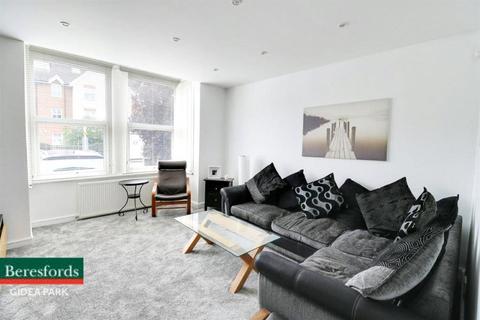 Flat 1, Homeleigh Apartments, 85 Heath Park Road, Romford, RM2 5XA