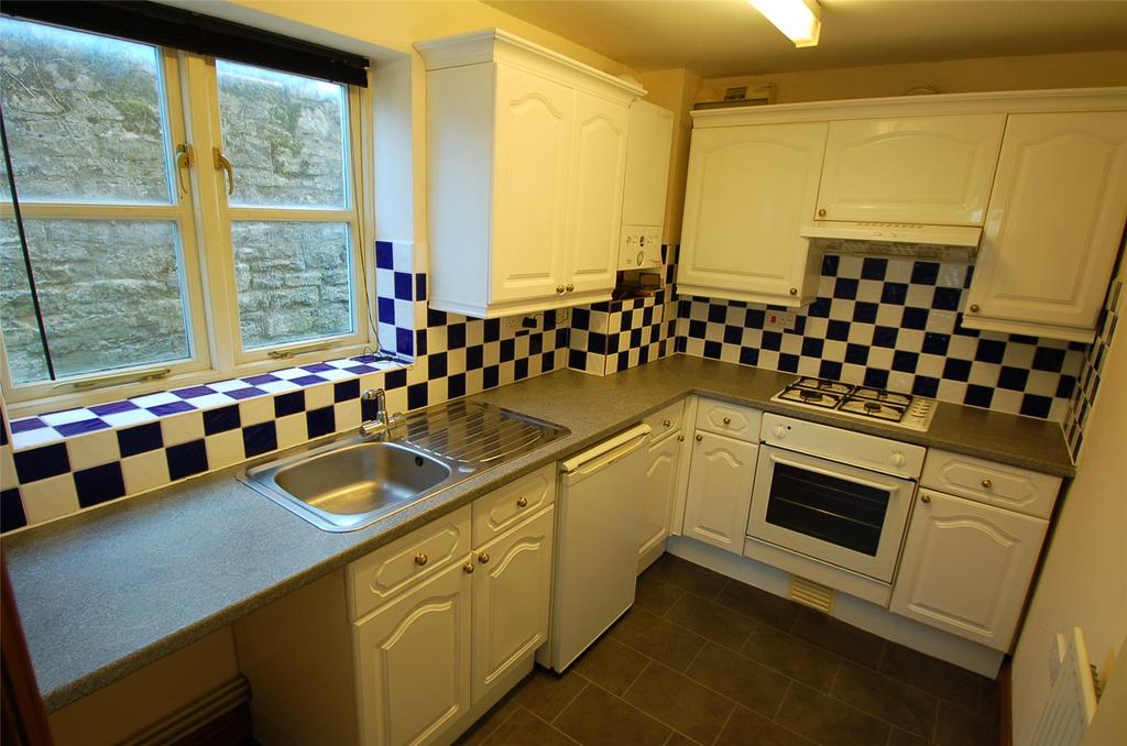East Rd, Oundle, PE8 2 bed terraced house £225,000