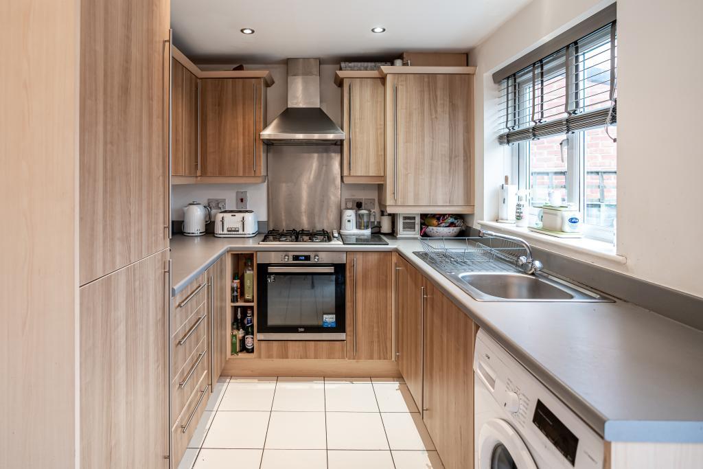 Jasmine Avenue, Macclesfield, Cheshire 3 bed end of terrace house £