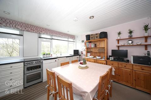 75 Falconers Road, Luton, LU2 9ET