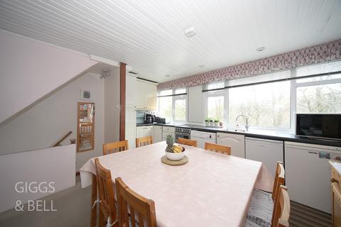 75 Falconers Road, Luton, LU2 9ET