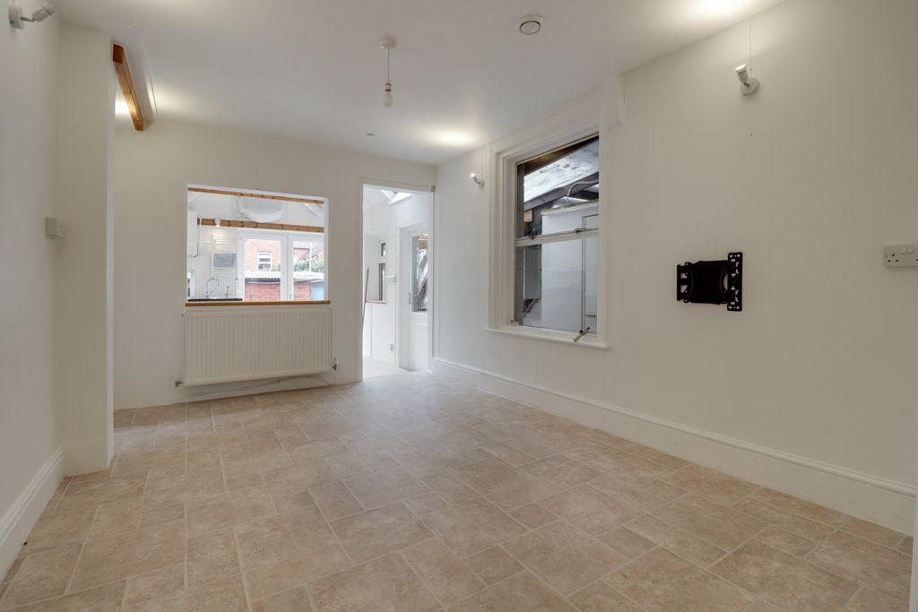 54 Waverley Road, Exmouth EX8 3HJ 2 bed ground floor flat £230,000