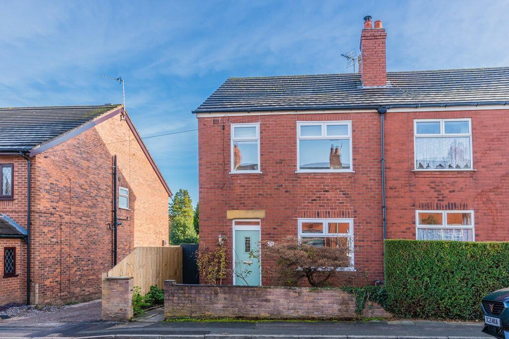 Peter Street, Macclesfield, Cheshire 3 bed semidetached house £280,000