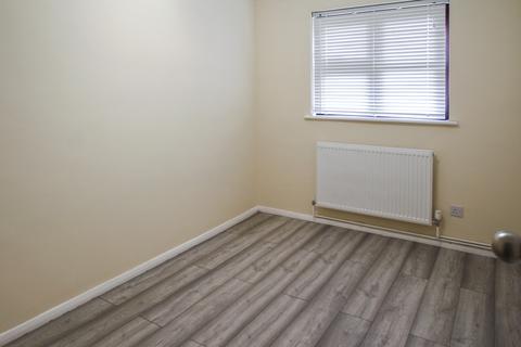 2 bedroom ground floor flat to rent - Bounderby Grove, Chelmsford