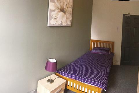 1 bedroom in a house share to rent, 39 Monks Road, Lincoln, Lincolnshire, LN2 5HN