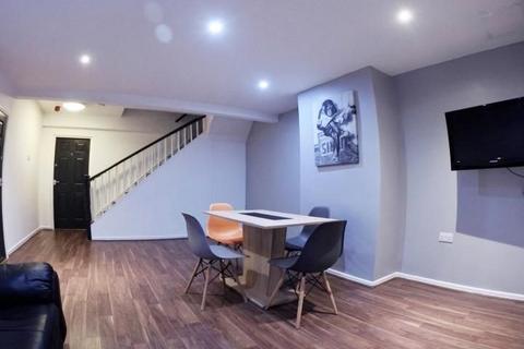 1 bedroom in a house share to rent, 39 Monks Road, Lincoln, Lincolnshire, LN2 5HN